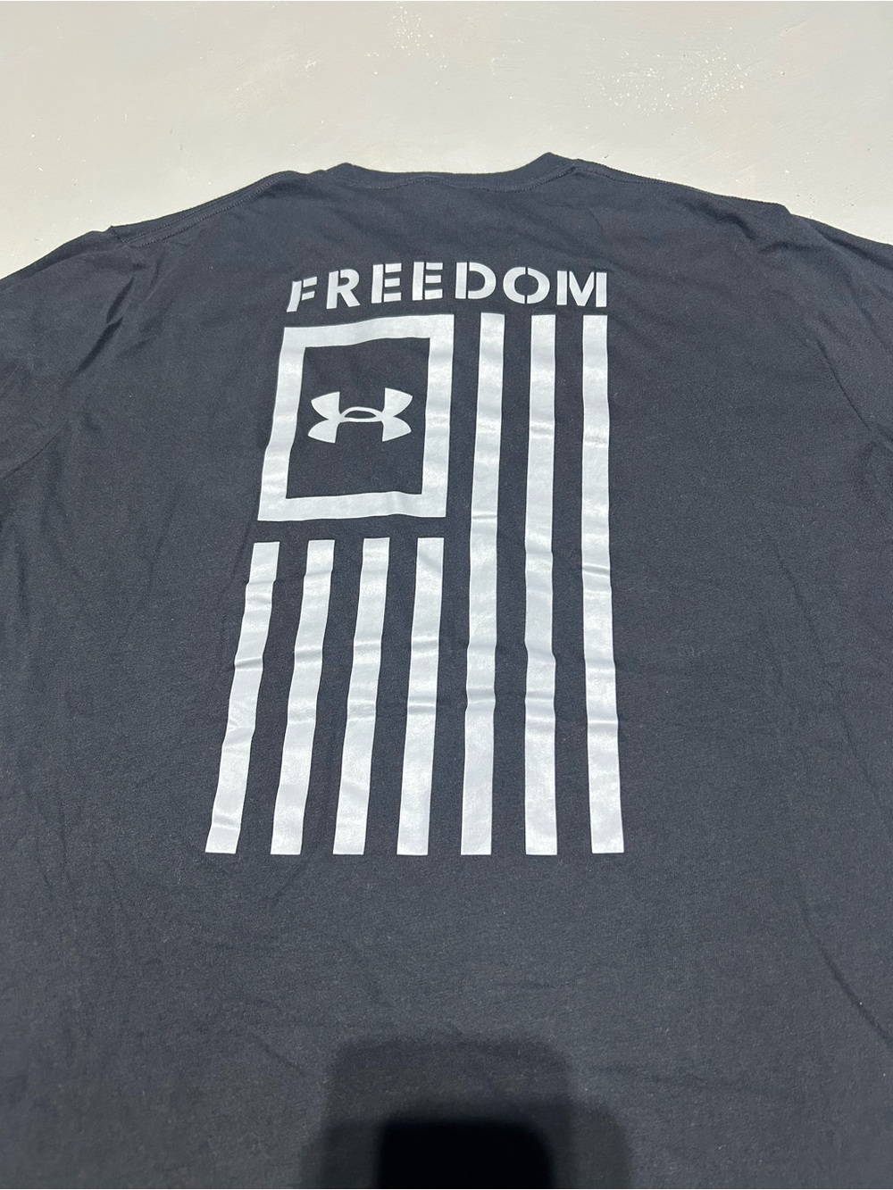Under Armour Freedom Black Short Sleeve Shirt - Picture 6 of 7
